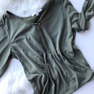 Green Envelope Hunter zip front shirt • Size Small